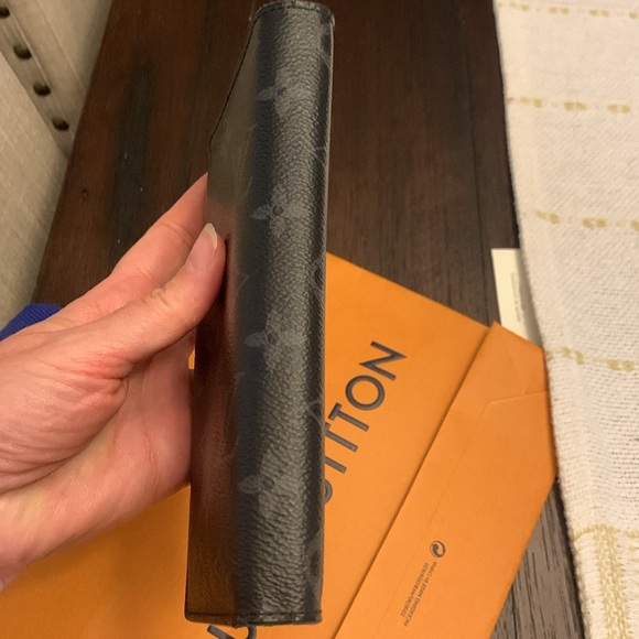 LV billfold - Picture 14 of 17